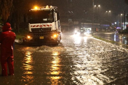 Πάνω από 140 χιλιοστά βροχής στην Αττική - Εικόνες καταστροφής